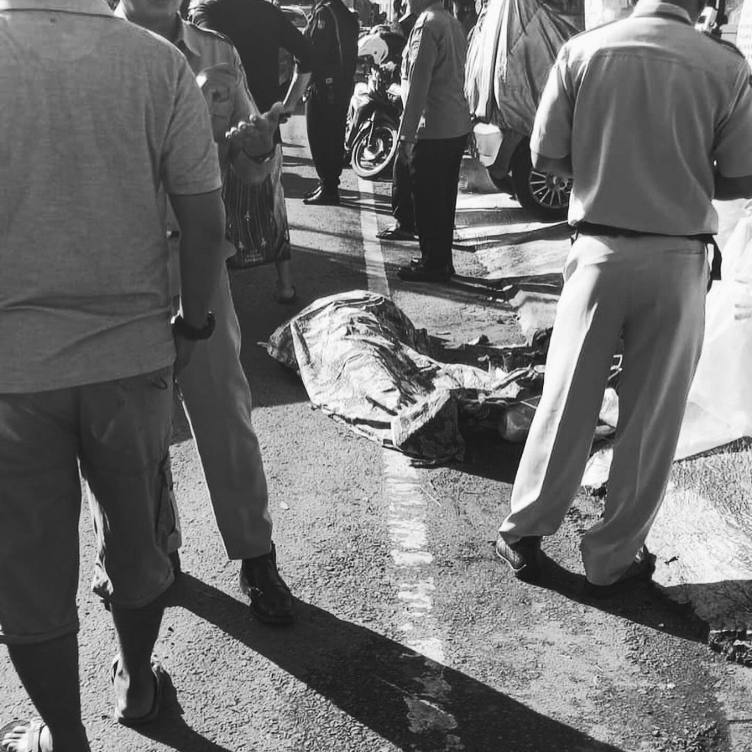 geger-warga-temukan-sesosok-mayat-tergeletak-di-pinggir-jalan-sompok-lama-peterongan-kota-semarang