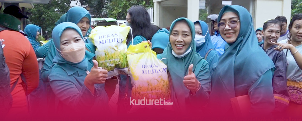 dukung-upaya-pengendalian-inflasi-di-kota-semarang-pkk-gelar-pasar-murah