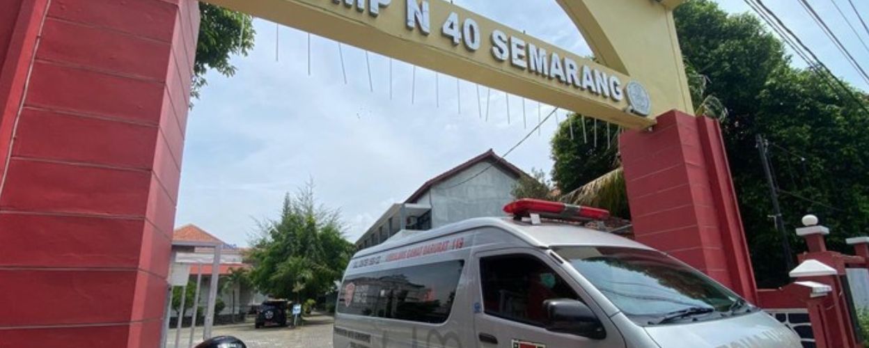 siswi-smp-terjatuh-dari-lantai-2-sekolah-saat-latihan-karawitan-di-semarang