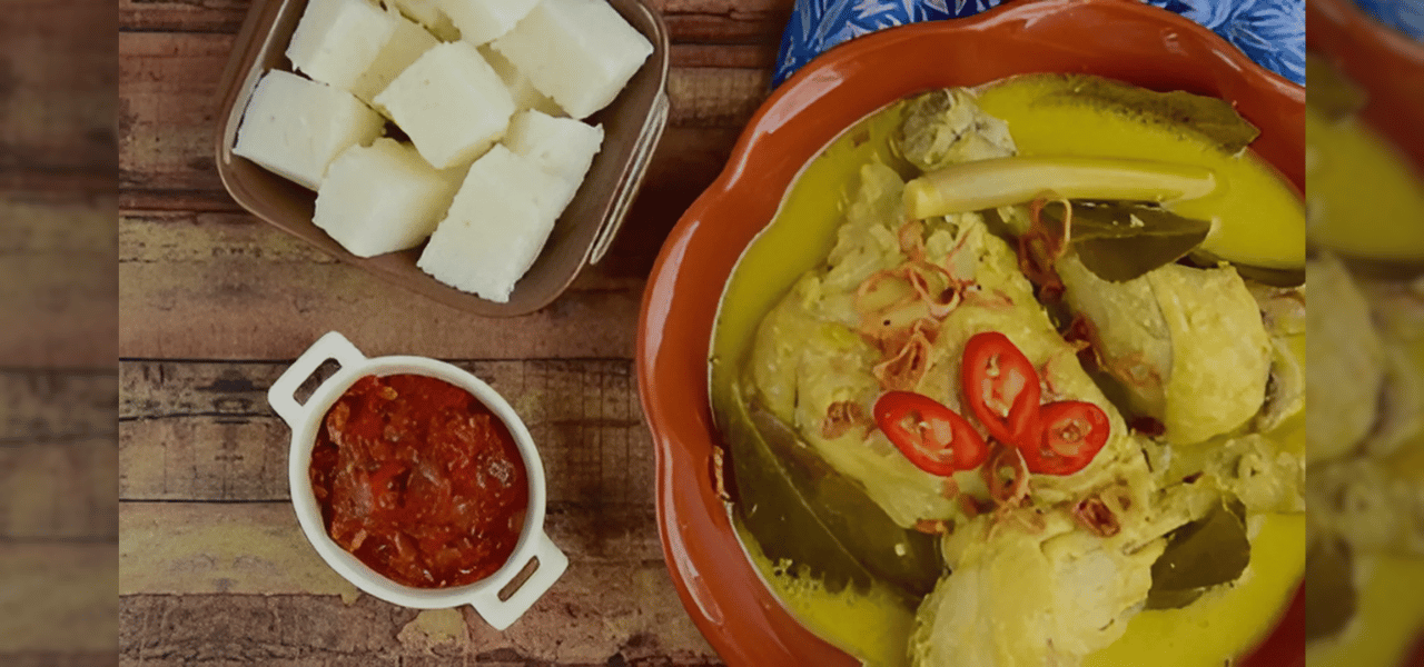 lontong-opor-solo-nasi-lontong-dengan-kuah-santan-kental-dan-rempah-segar