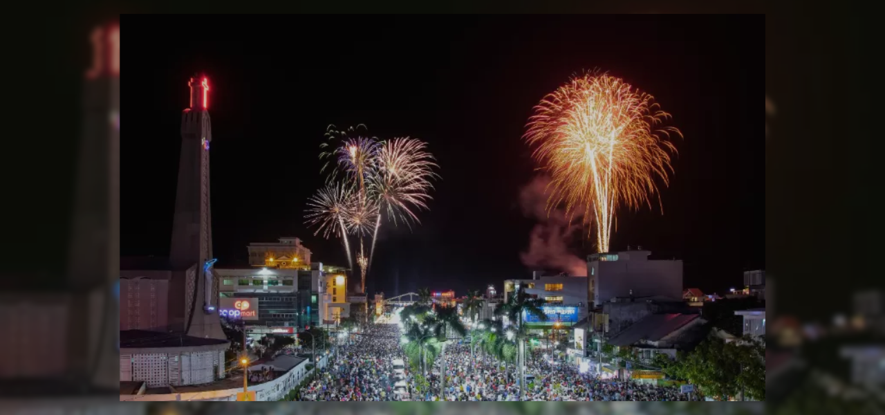 rayakan-tahun-baru-di-alun-alun-kota-magelang-hiburan-musik-dan-pesta-kembang-api-spektakuler
