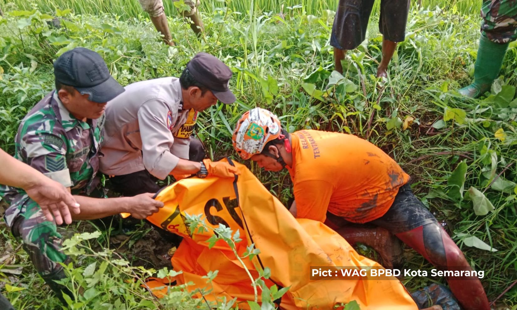 terseret-arus-tanggul-jebol-di-mangkang-kulon-lansia-ditemukan-meninggal-dunia-800-meter-dari-titik-awal-hilang