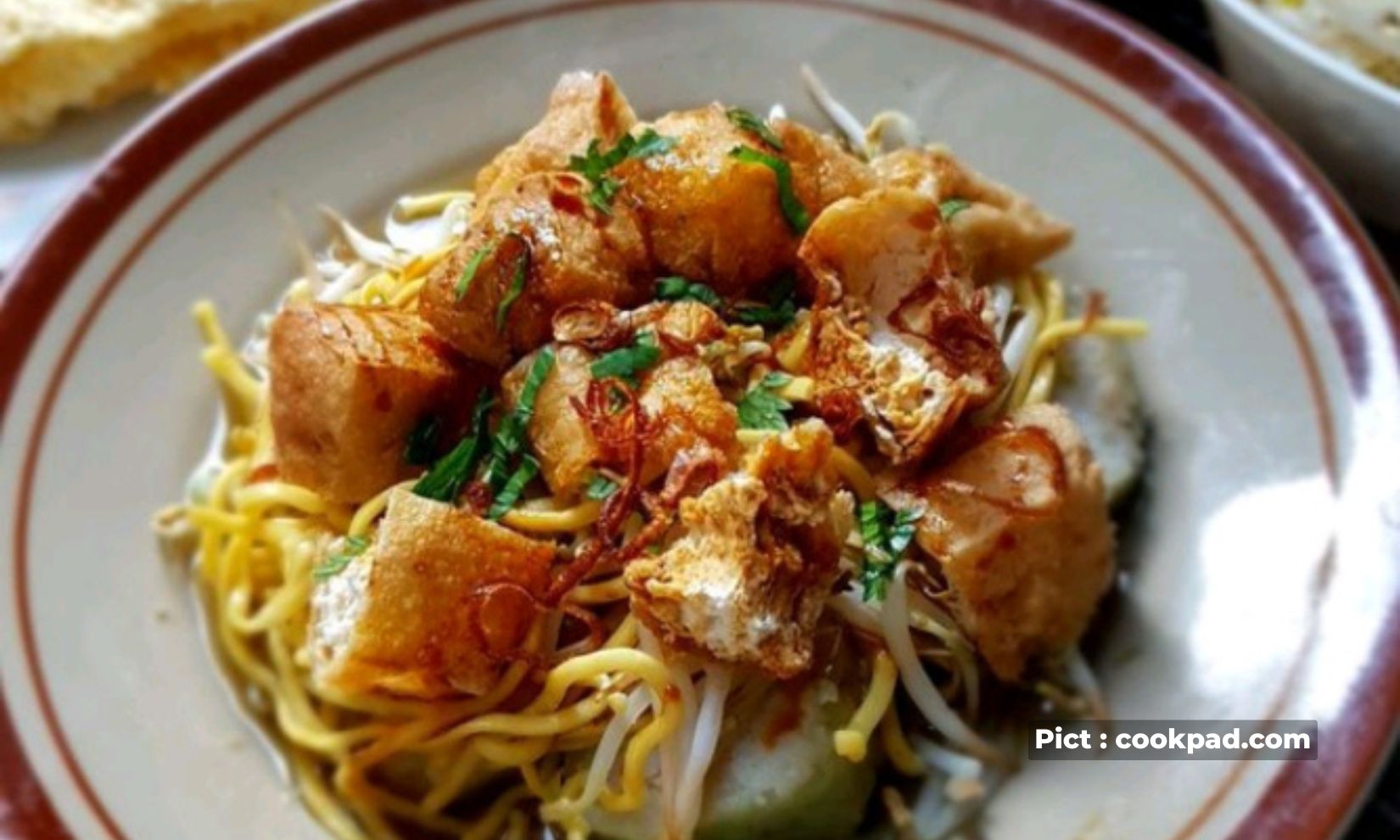 makanan-legendaris-mie-kopyok-kuliner-khas-semarang-yang-lezat-dan-autentik