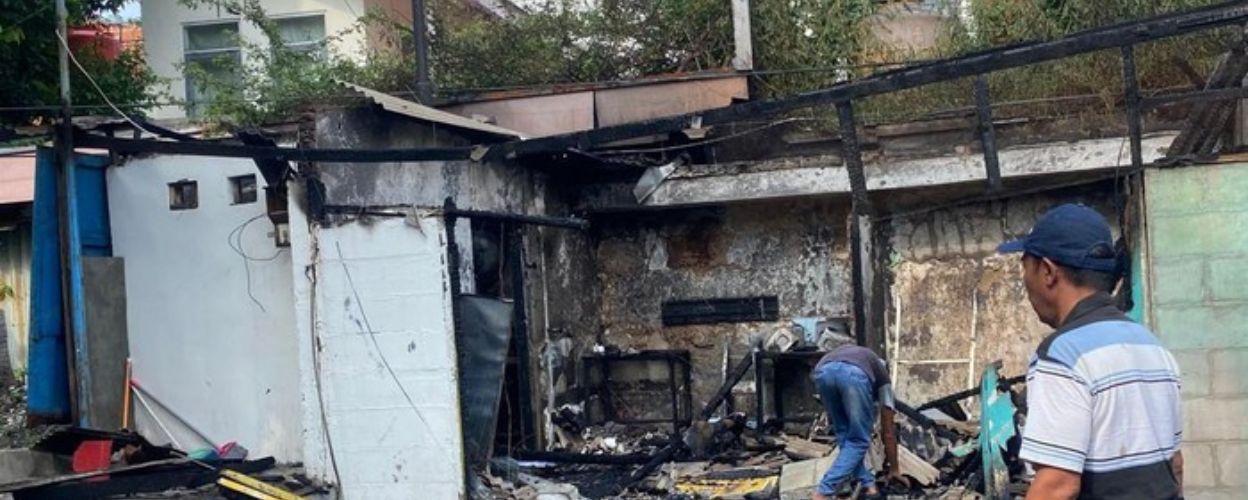 sebuah-warung-makan-di-gajahmungkur-semarang-terbakar-diduga-korsleting-listrik