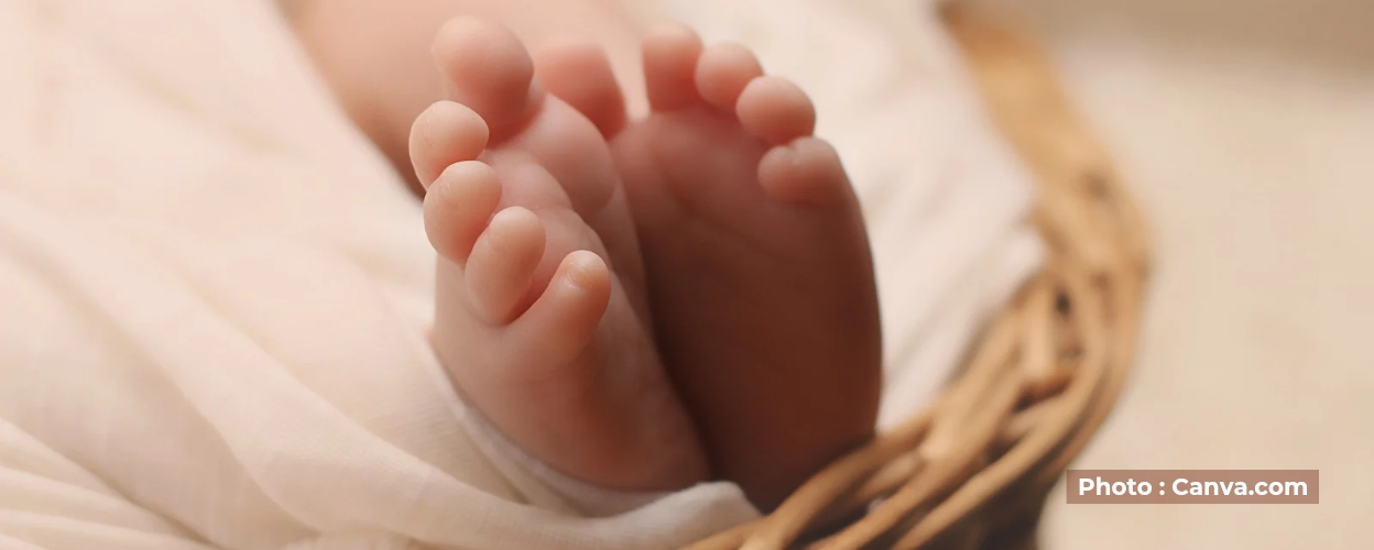 pasutri-temukan-bayi-dalam-kardus-di-pinggir-jalan-tembalang-semarang