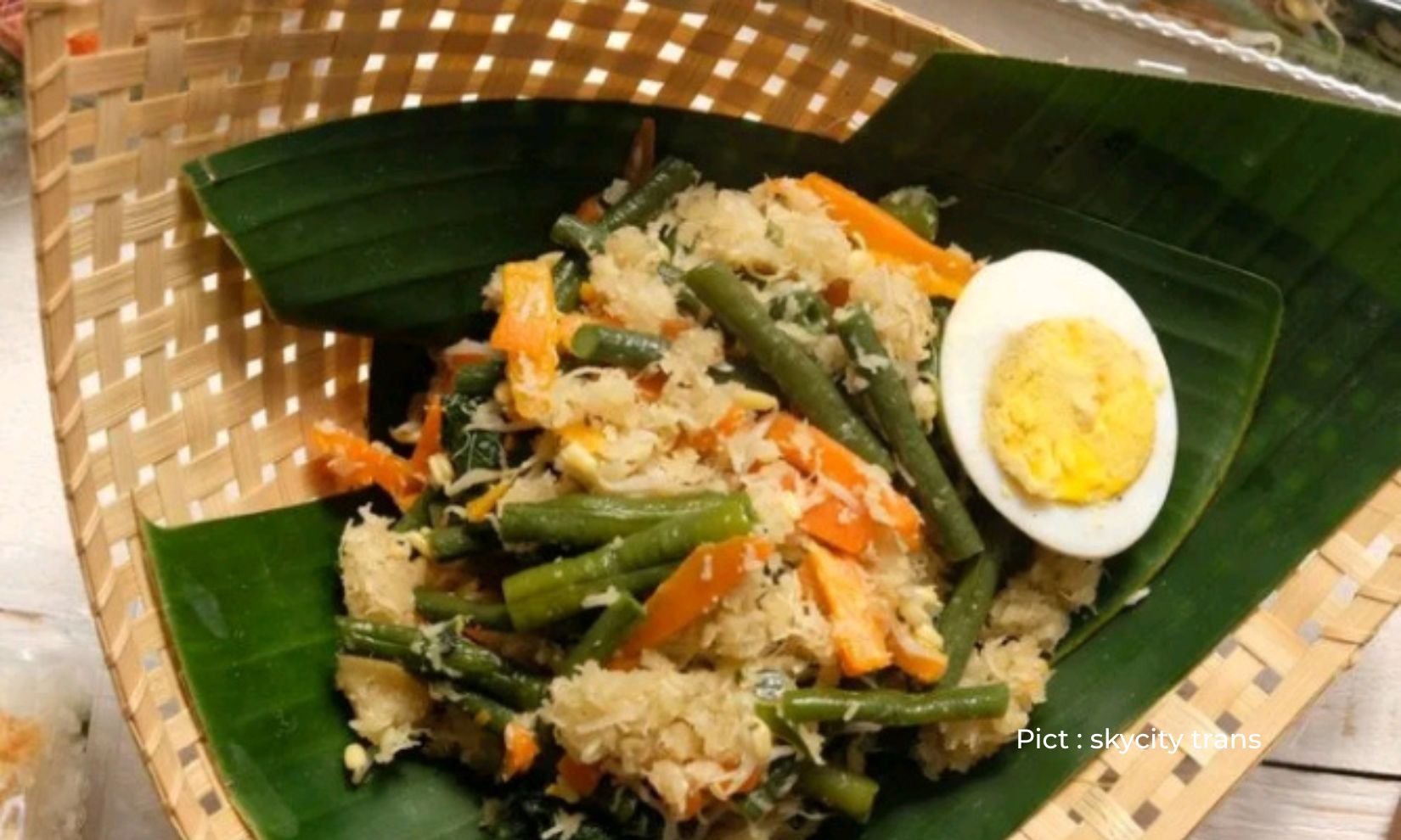 gudangan-makanan-khas-semarang-yang-sehat-dan-sarat-akan-makna