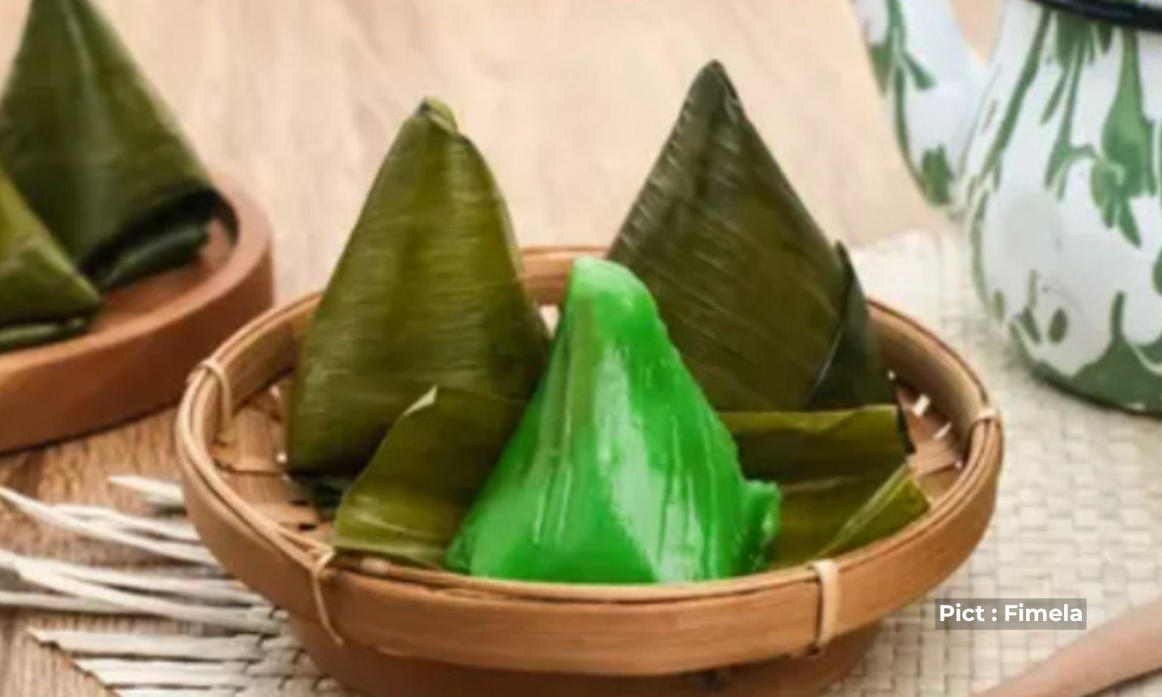 mochi-versi-kearifan-lokal-kue-mendut-si-kecil-manis-yang-dibungkus-daun-pisang-khas-jawa