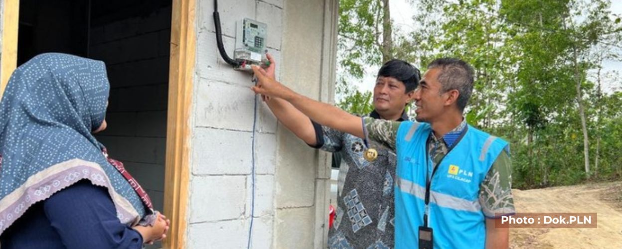 light-up-the-dream-pln-sambungkan-listrik-gratis-kepada-261-kk-di-jateng-diy