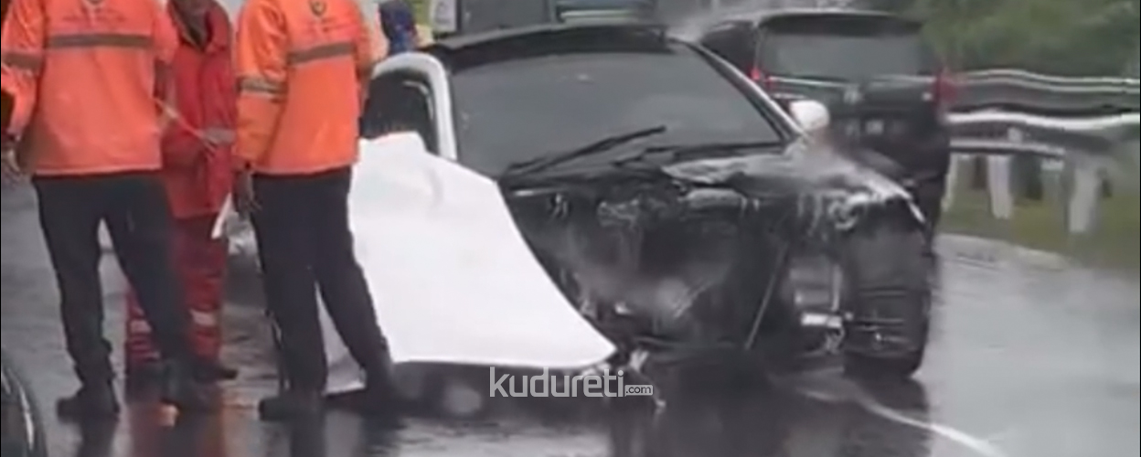 mercy-coupe-c300-putih-kecelakaan-di-jalan-tol-semarang